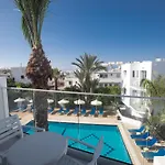 Apartahotel Pavlinia & 4*