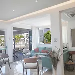 Pavlinia & Apartahotel