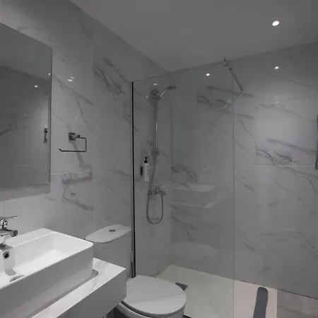 Pavlinia & Lägenhetshotell 3*