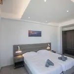 Pavlinia & Aparthotel 4*