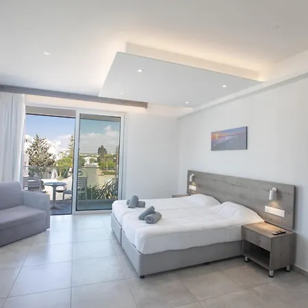 Aparthotel Pavlinia &
