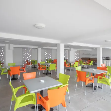 Pavlinia & Aparthotel
