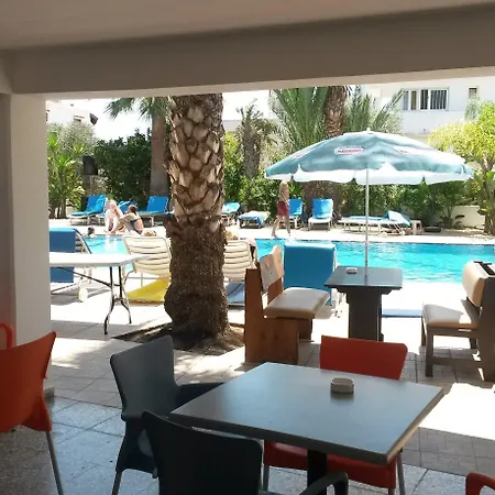 Pavlinia & Aparthotel