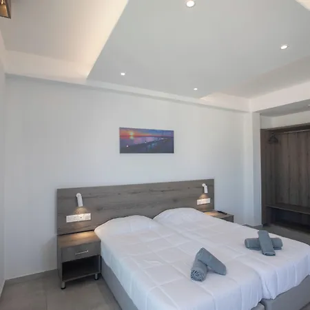 Pavlinia & Aparthotel 4*