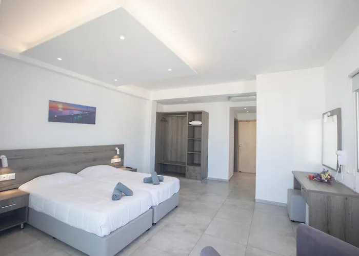 Pavlinia & Apartahotel Ayia Napa