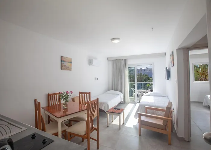 Pavlinia & Lägenhetshotell