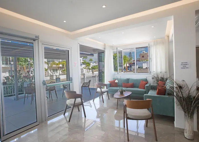 Apartahotel Pavlinia &