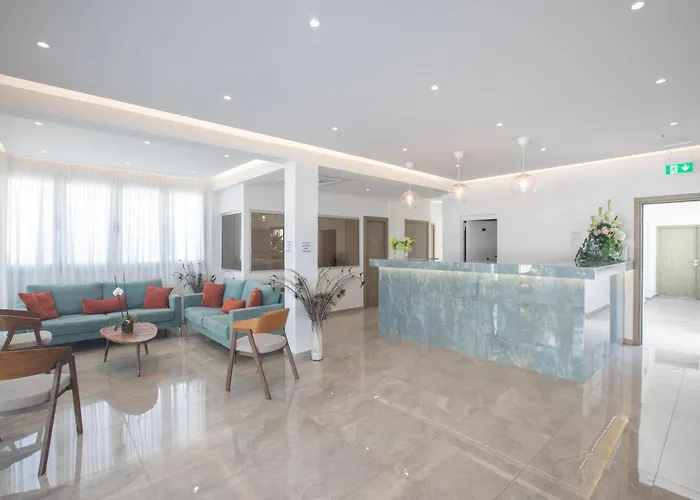 Pavlinia & Apartahotel