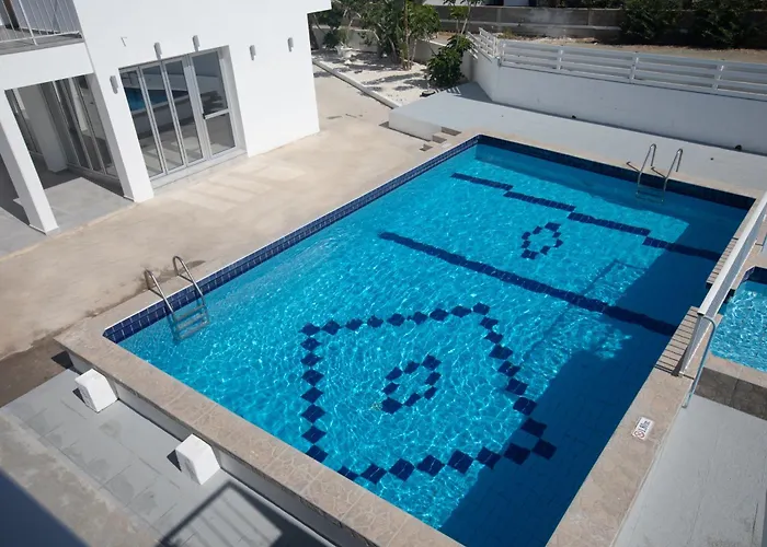 Apart Otel Pavlinia & Aya Napa