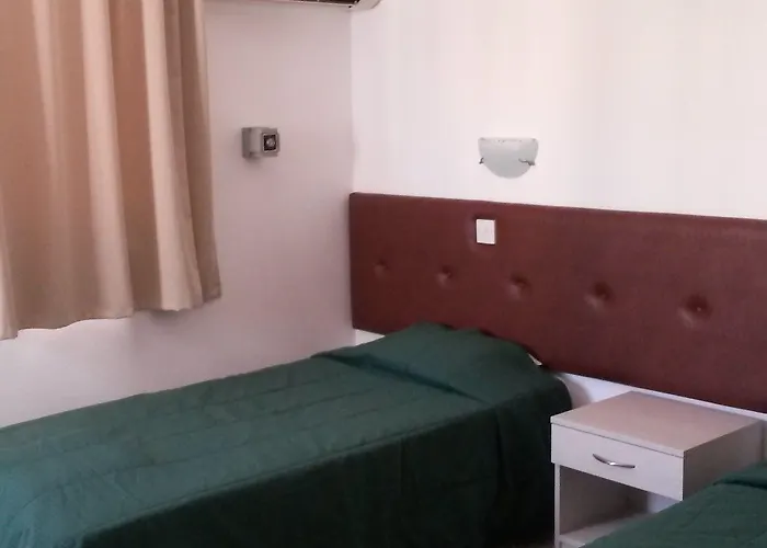 Pavlinia & Lägenhetshotell 3*