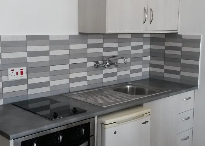 Pavlinia & Lägenhetshotell 3*