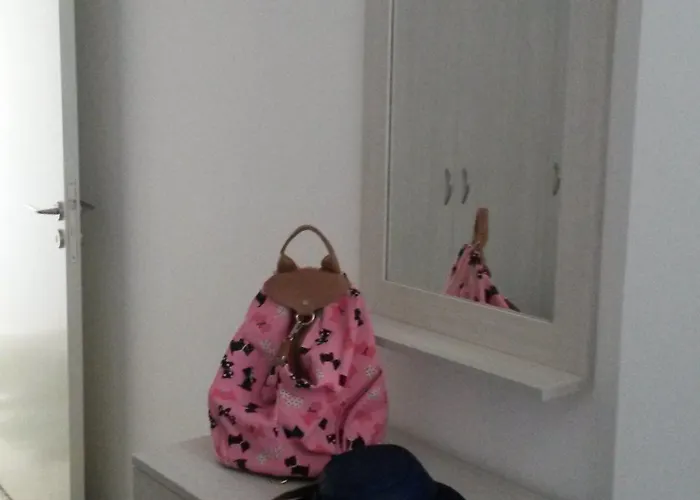 Pavlinia & Lägenhetshotell Ayia Napa