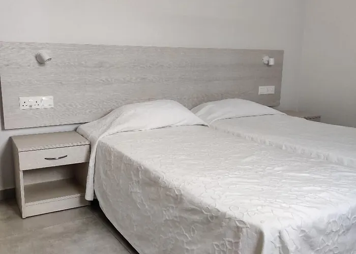 Apartahotel Pavlinia &